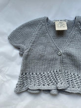 Load image into Gallery viewer, 06-12 months - Grey short-sleeved cardigan
